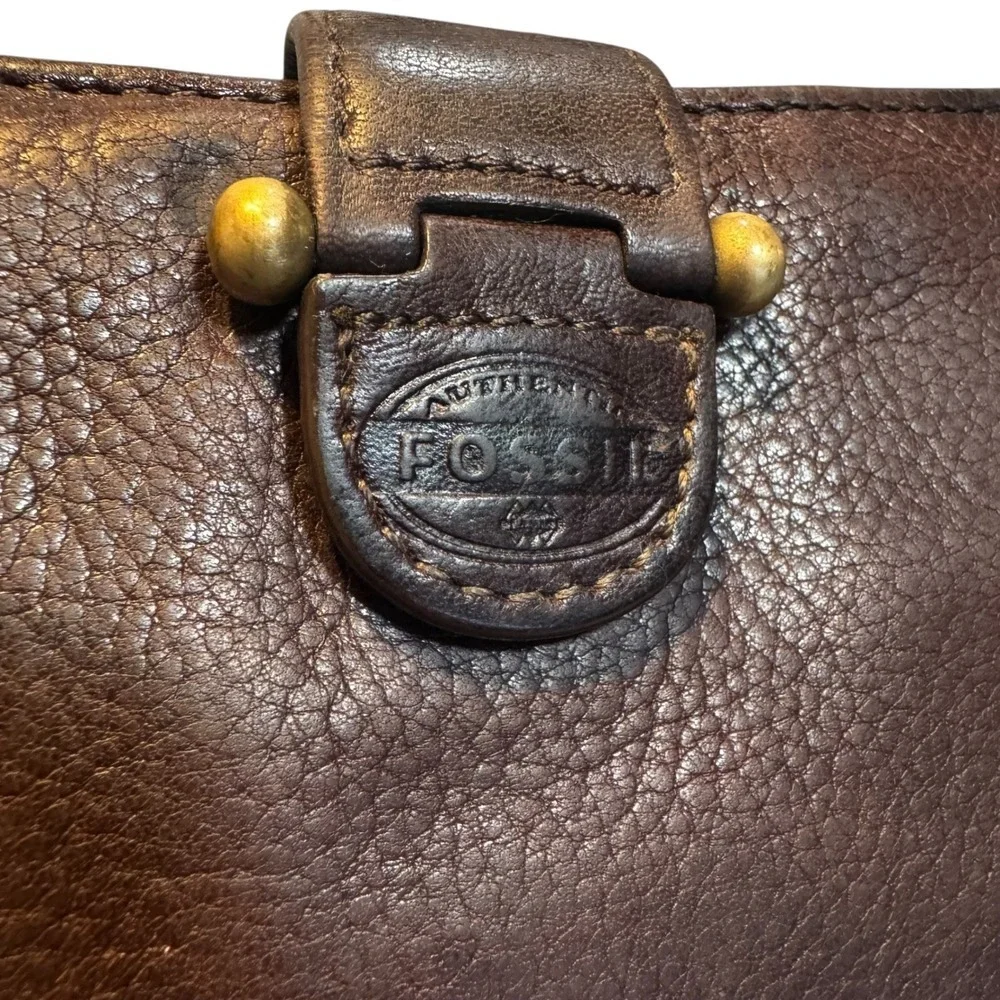 Fossil Womens Dark Brown Pebbled‎ Leather Bifold Wallet Brass Hardware Logo